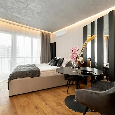 Elegant Close To River With Air Conditioning By Renters Prestige * 弗罗茨瓦夫