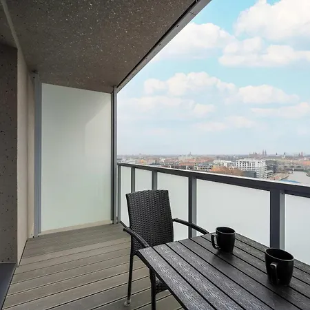 Elegant Close To River With Air Conditioning By Renters Prestige 公寓