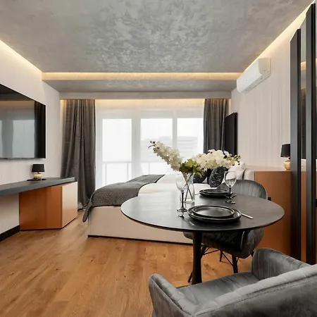 아파트 Elegant Close To River With Air Conditioning By Renters Prestige 브로츠와프