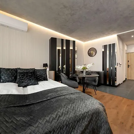 Elegant Close To River With Air Conditioning By Renters Prestige * Wroclaw