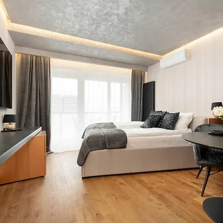 Elegant Close To River With Air Conditioning By Renters Prestige 아파트 *