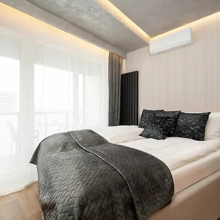 Elegant Close To River With Air Conditioning By Renters Prestige 아파트 *